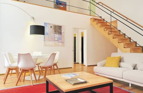 Condes de Azevedo Palace Apartments — hotel room