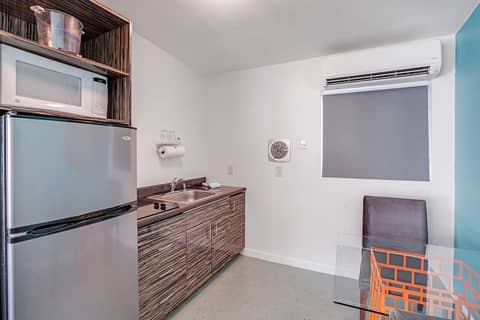 Inndulge -- A Modern Gay Men's Resort — kitchen