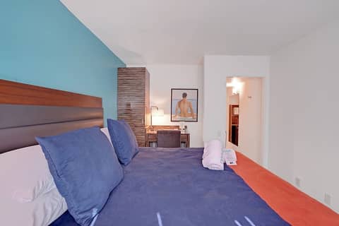 Inndulge -- A Modern Gay Men's Resort — hotel room