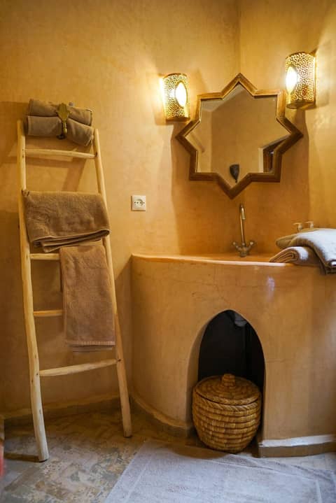 Riad Dama & Spa — bathroom