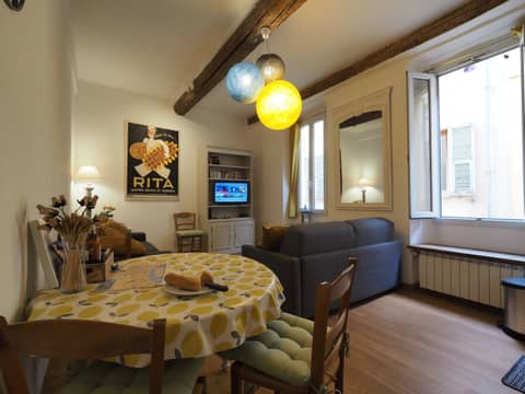 2 Bedroom Apartment Old Town Centre — photo 2