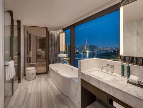 Hilton Saigon — photo 2