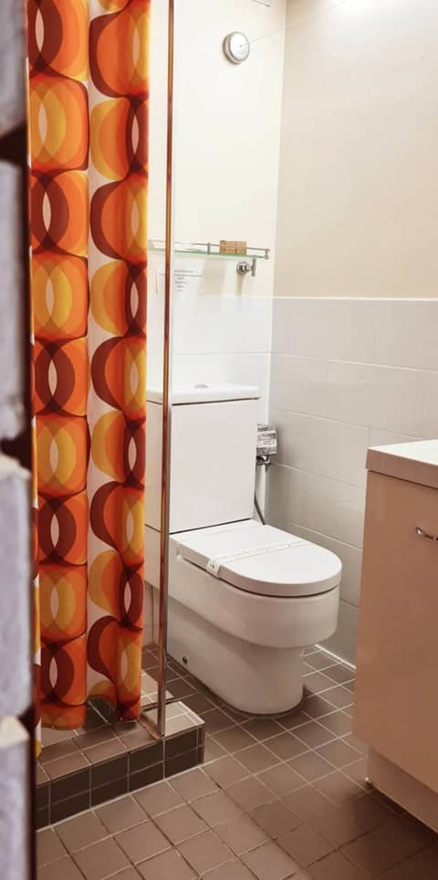 Indian Ocean Hotel — bathroom