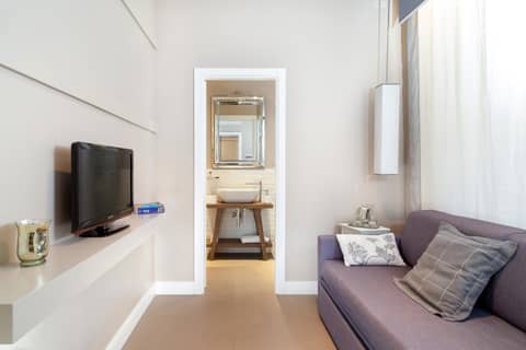 Deseo Home Guest House — hotel room