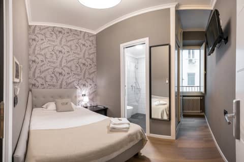 Deseo Home Guest House — hotel room