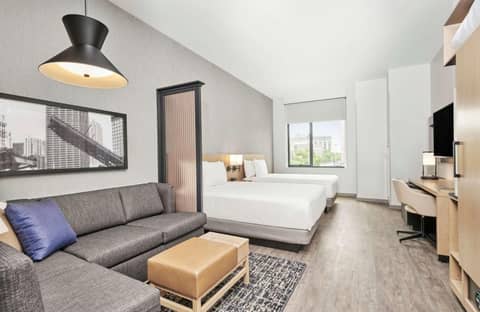 Hyatt Place Chicago Medical/University District — hotel room