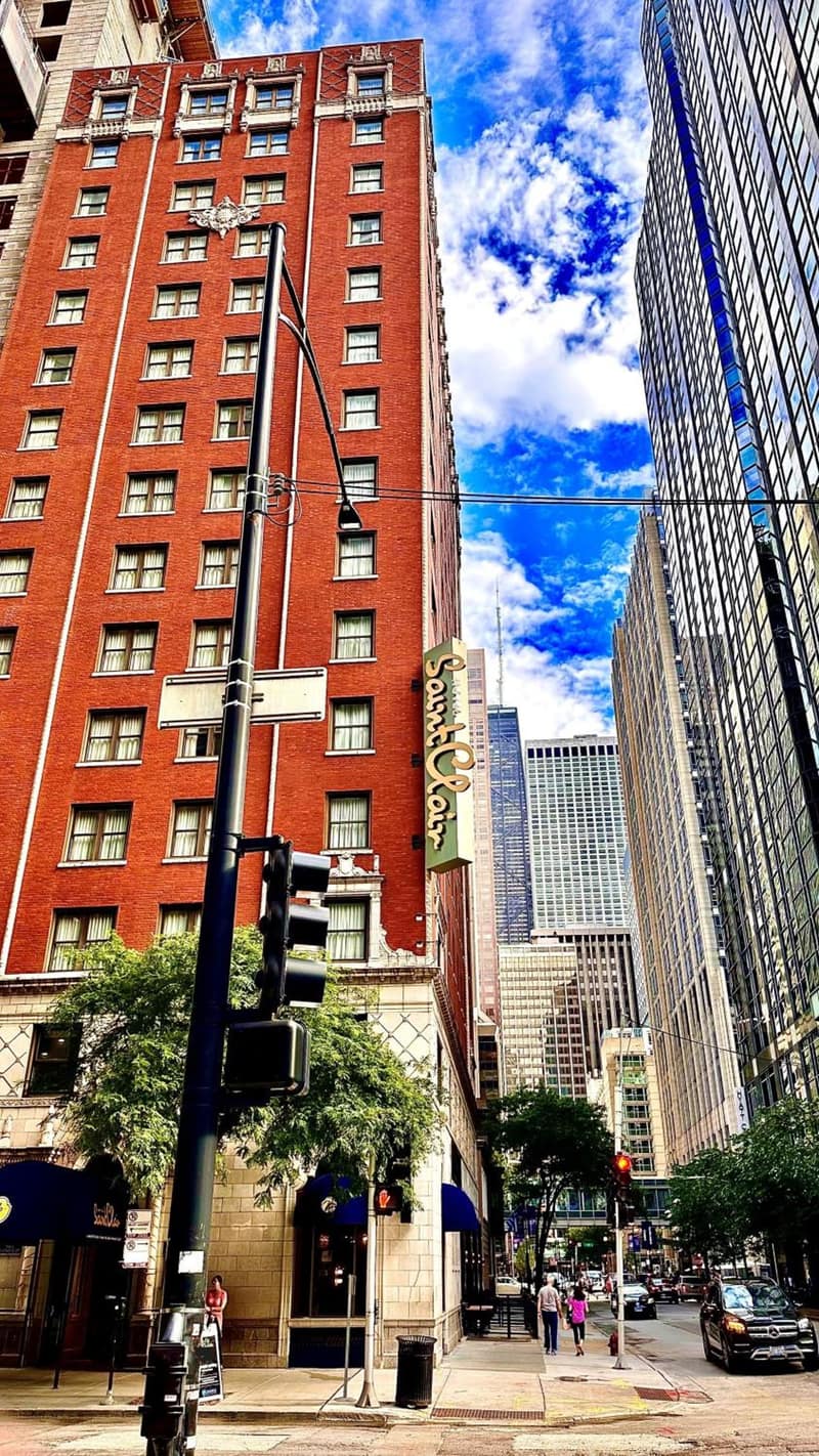 Hotel Saint Clair - Magnificent Mile — building