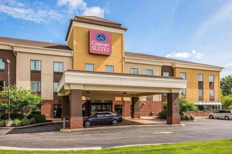 Comfort Suites Fairview Heights Saint Louis — building