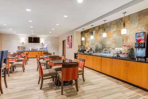 Comfort Suites Fairview Heights Saint Louis — photo 3