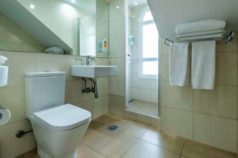 Paradise Park Fun Lifestyle Hotel — bathroom