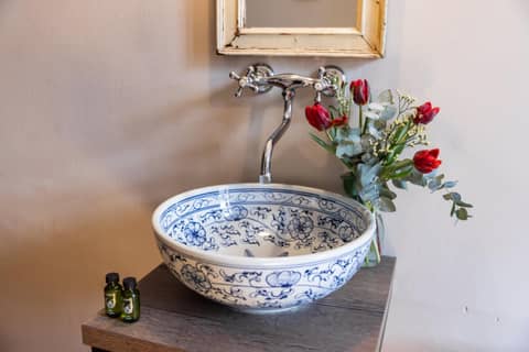 Sir Toby's Hostel — bathroom