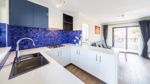 Batavia Apartments — kitchen