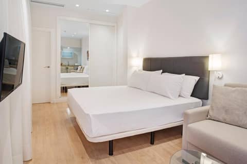 Apartamentos Metrópolis — hotel room
