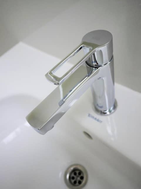 Hotel The Neufchatel — bathroom