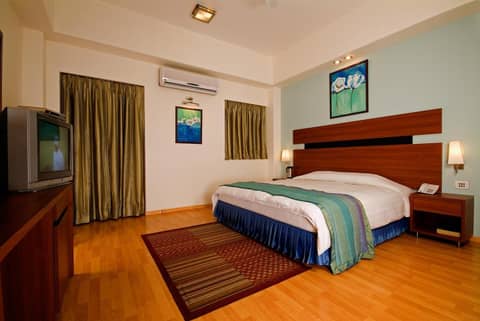 Chateau Windsor Hotel - Marine Drive — photo 4