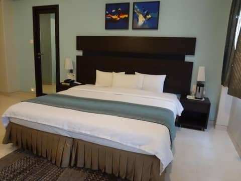 Chateau Windsor Hotel - Marine Drive — photo 8