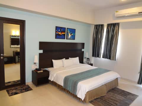 Chateau Windsor Hotel - Marine Drive — photo 9