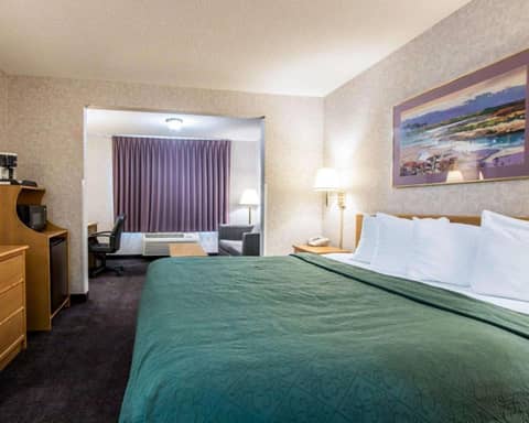 Quality Suites San Diego Otay Mesa — hotel room
