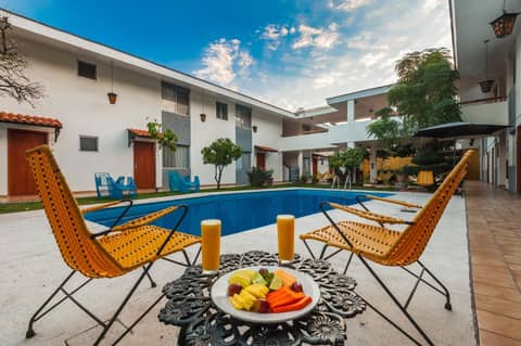 Hotel Isabel — recepcion & lobby