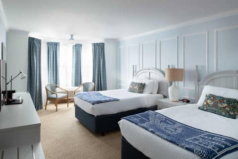 Coventry Motor Inn — hotel room