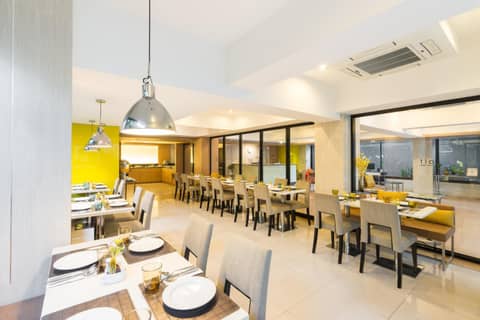 Alt Hotel Nana by UHG -Nearby Benjakitti Park & Queen Sirikit National Convention Center — photo 2