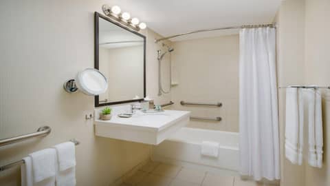 Crowne Plaza Phoenix Airport - PHX by IHG — photo 6