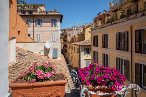 Condotti Boutique Hotel — balance & terrace