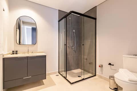 Charlie Houx Faria Lima — bathroom