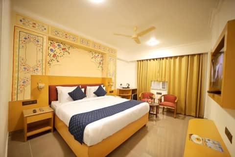 Hotel Ganga Ratan — hotel room