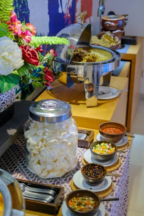 Marra Hotel — dining