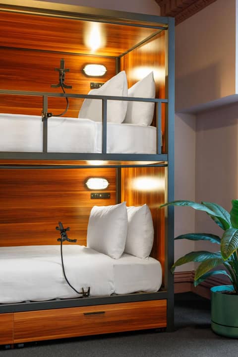 Roamer St Kilda — hotel room