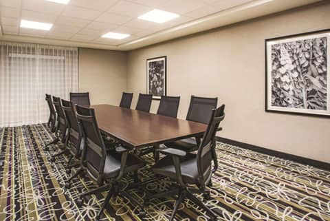 La Quinta by Wyndham Las Vegas Summerlin Tech — photo 2