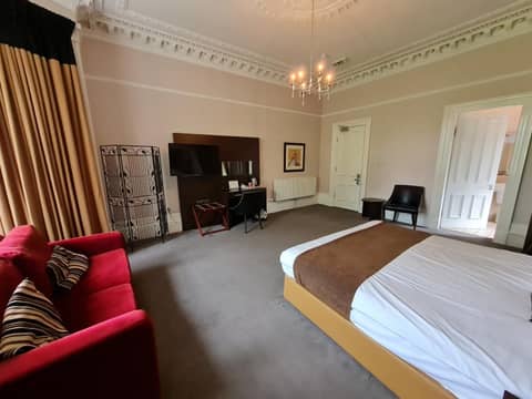 Number 10 Hotel — photo 2