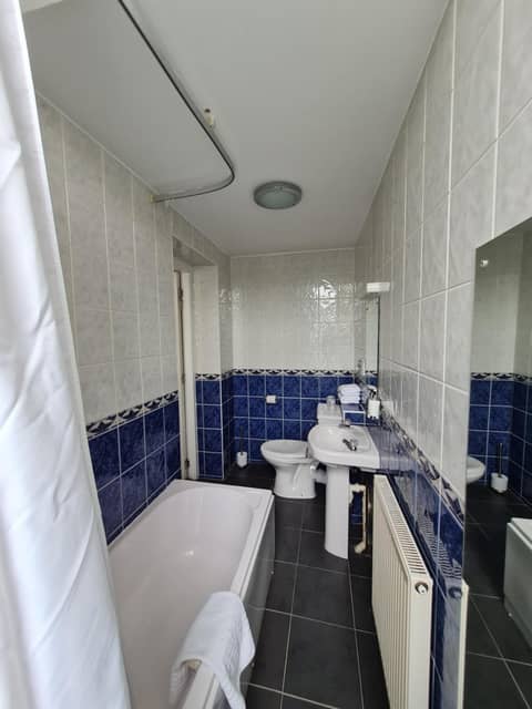 Number 10 Hotel — photo 4