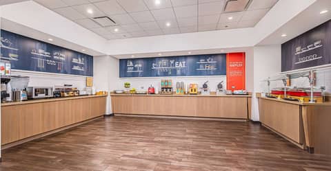 Hampton Inn Chicago North-Loyola Station — photo 2
