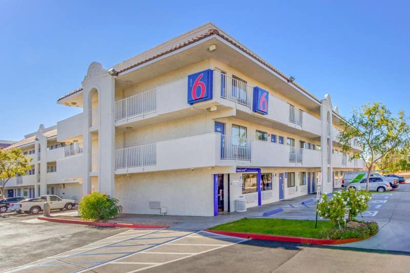 Motel 6-Phoenix, AZ - West — building