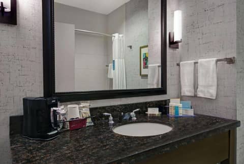 Hampton Inn and Suites Austin University Capitol — photo 5