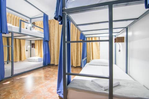 Bokre Angkor Hostel — hotel room