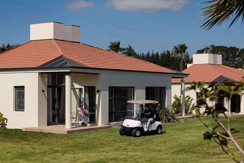 Rydges Formosa Auckland Golf Resort — building