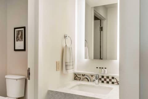St Charles Coach House, an Ascend Collection Hotel — photo 2
