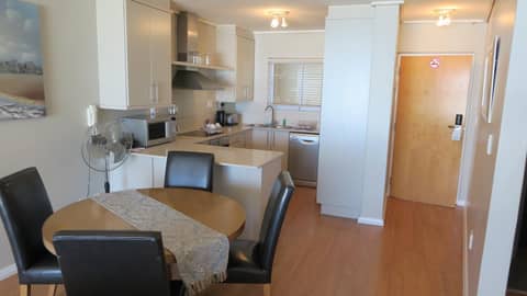 Lagoon Beach Hotel Apartments — kitchen