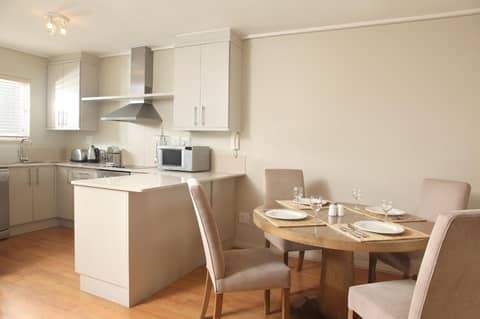 Lagoon Beach Hotel Apartments — kitchen