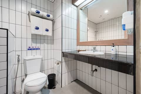 Kokotel Phuket Patong — bathroom