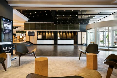 Meliá Madrid Barajas — recepcion & lobby
