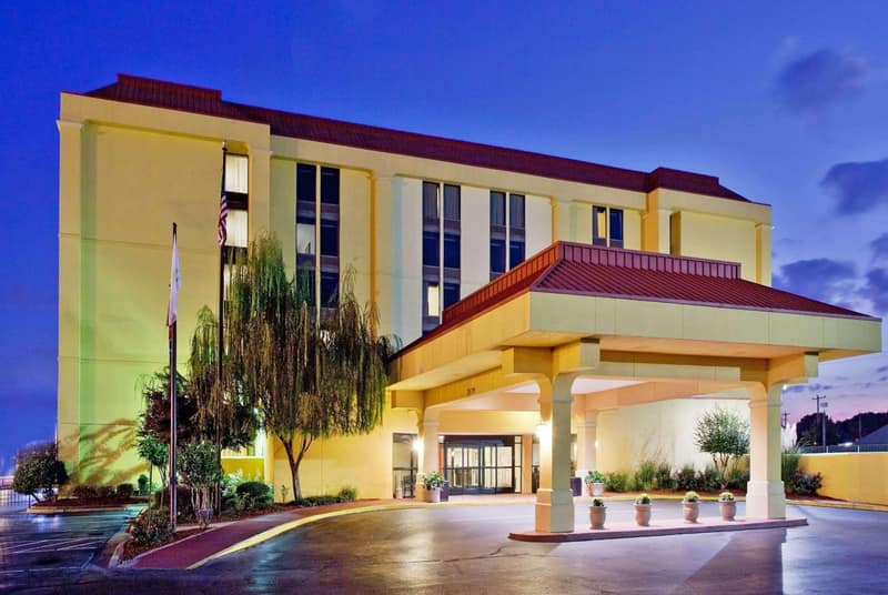 La Quinta by Wyndham Memphis Airport Graceland — building