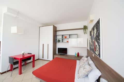 Studio — the supplier's photographs — photo 1