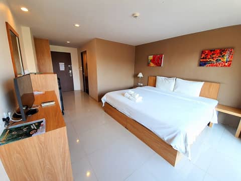 T5 Suites at Pattaya — hotel room