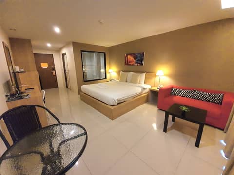 T5 Suites at Pattaya — hotel room