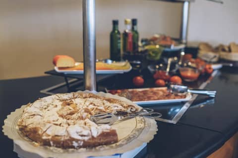 AYA Seahotel - Adults Only — dining