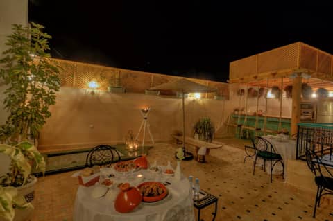 riad paradis blanc — dining